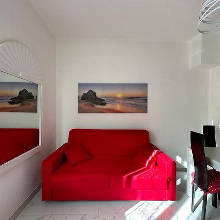 Wh - Dolce Vita - Bilocale - 5 Minuti Dal Centro - Parcheggio Gratuito - Wifi Sanremo Luaran gambar